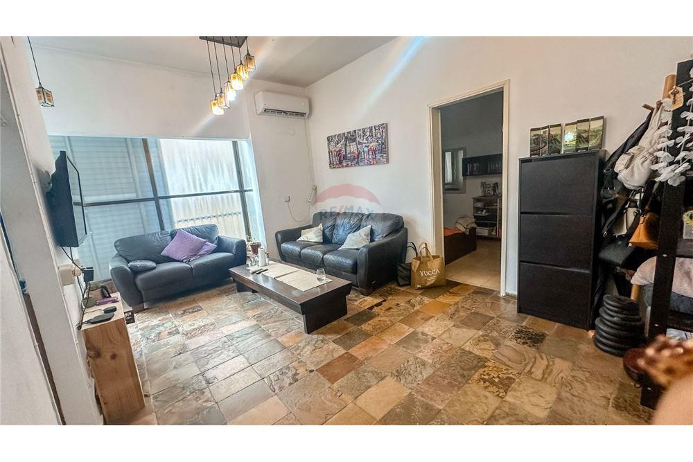 Apartment for Sale in Ramat Gan - Image 2