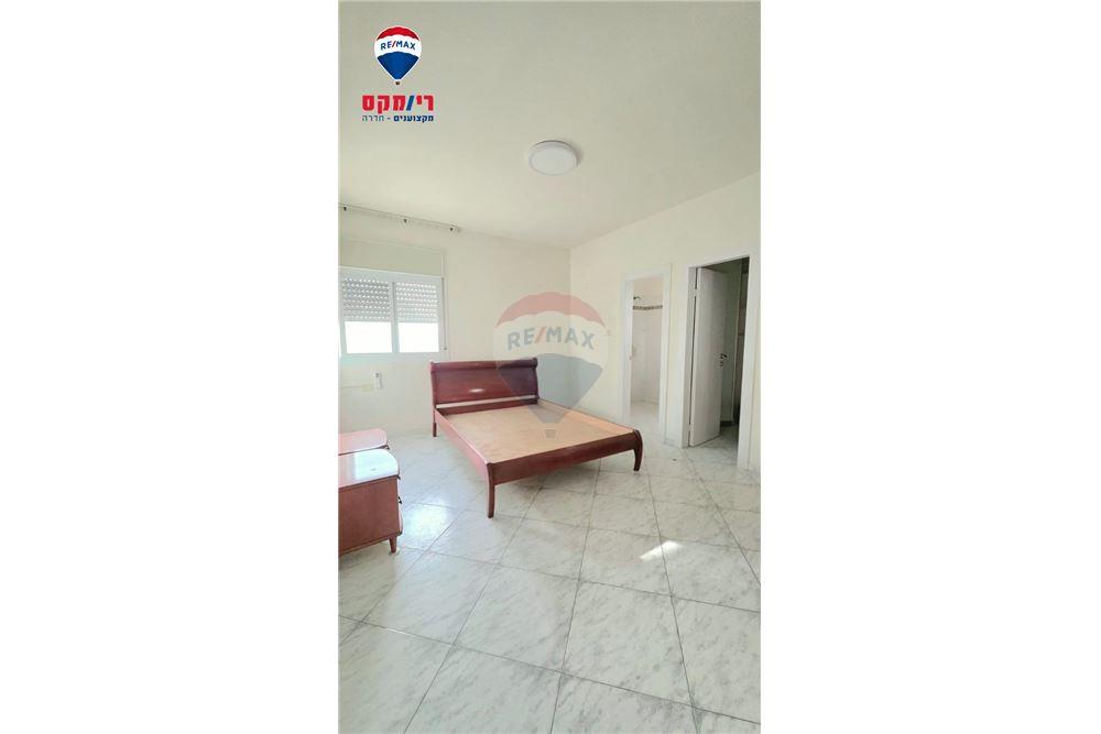 Apartment for Sale in Hadera - Image 4