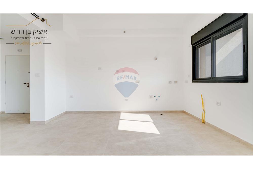 Apartment for Sale in קרית אונו - Image 7