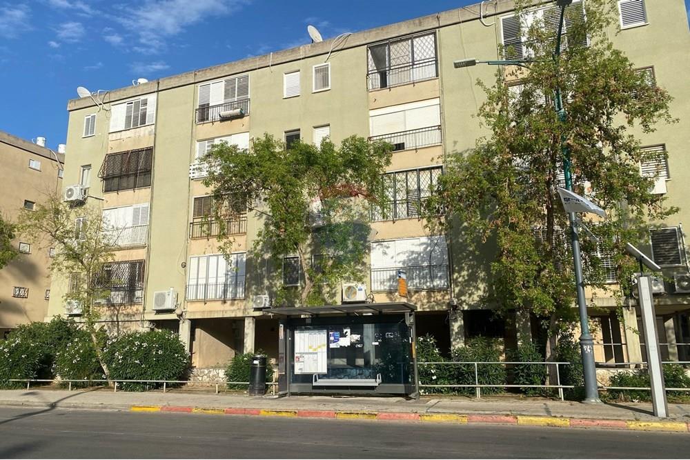 Apartment for Sale in Kiryat Yam - Image 4