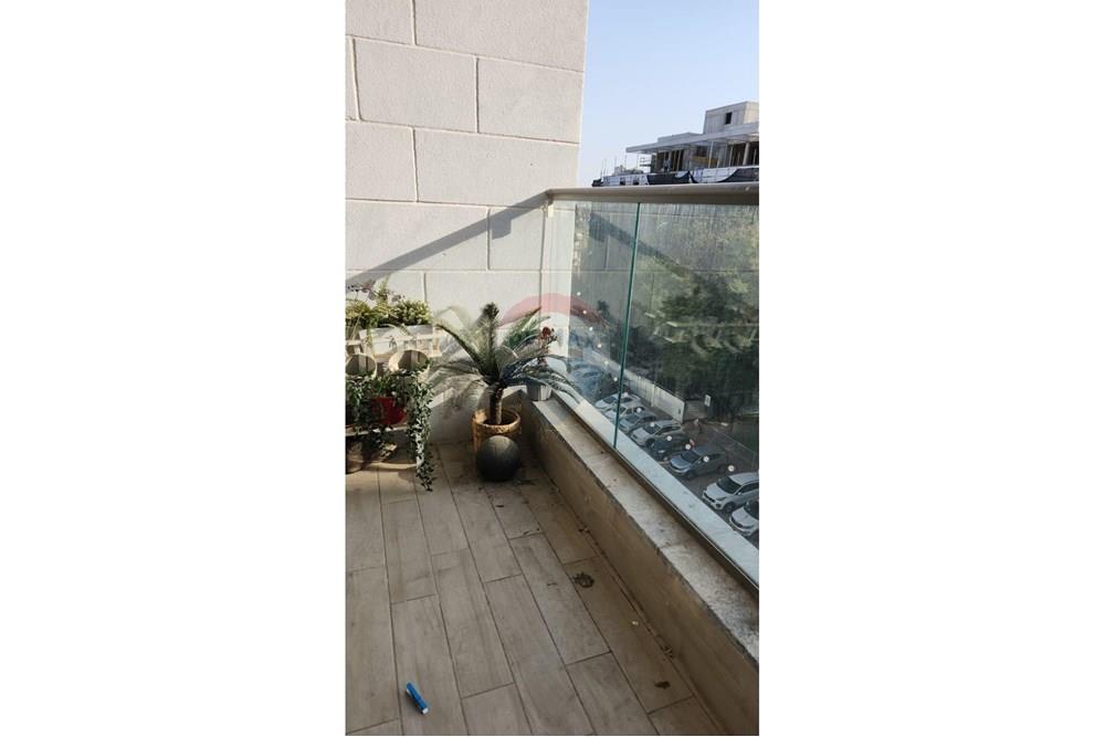 Apartment for Sale in Petah Tikva - Image 1