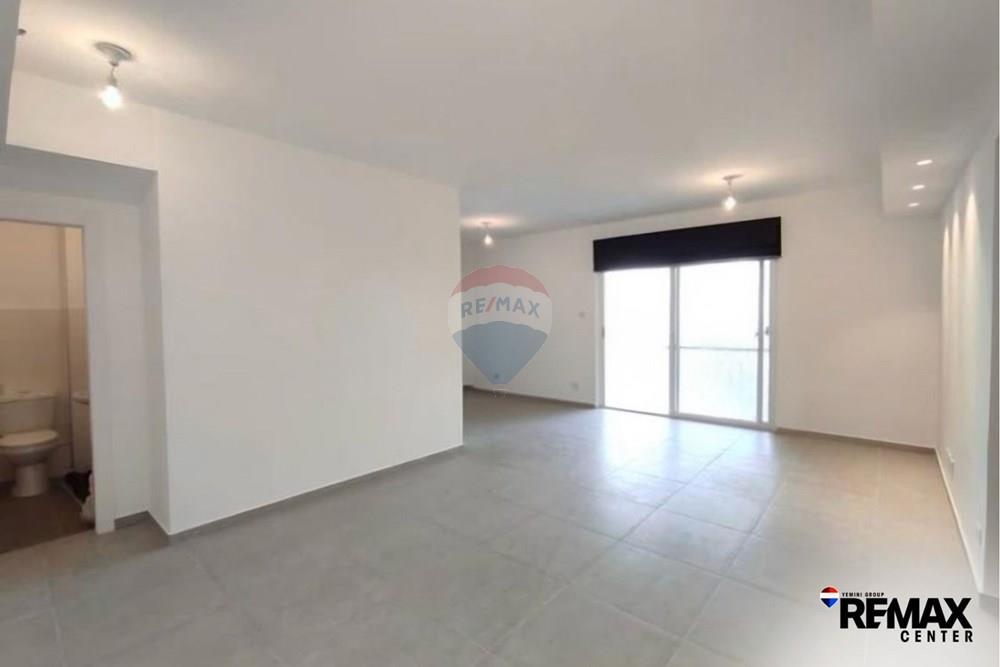 Apartment for Sale in Rishon LeZion - Image 2