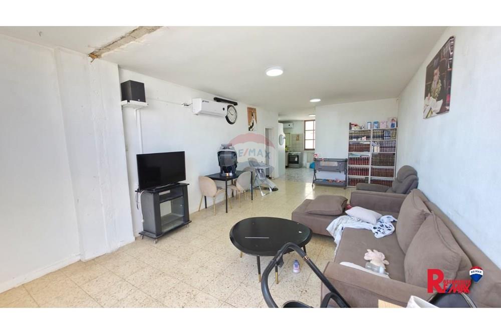 Apartment for Sale in Bat Yam - Image 3