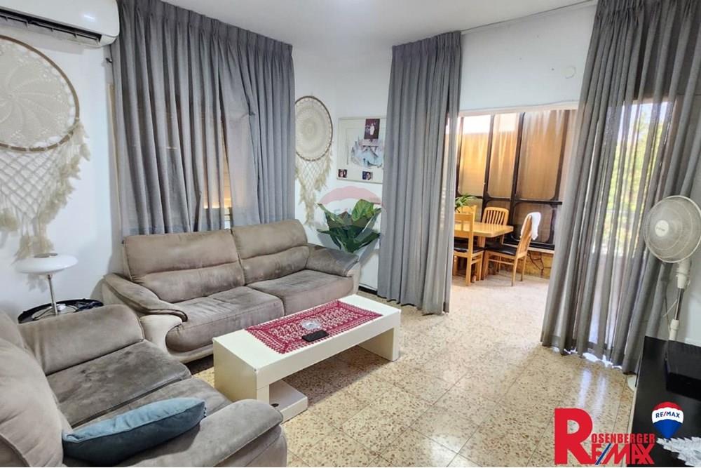 Apartment for Sale in Holon - Image 1