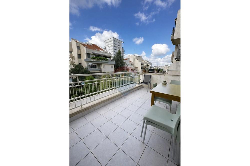 Apartment for Sale in Kfar Saba - Image 4