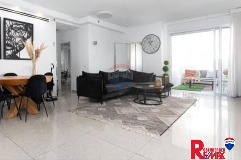 Apartment for Sale in Bat Yam - Image 1