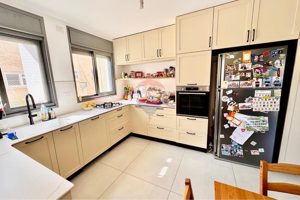 Apartment for Sale in Ra'anana - Image 3