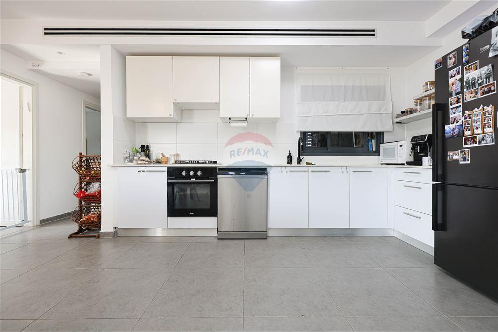 Apartment for Sale in Or Yehuda - Image 6