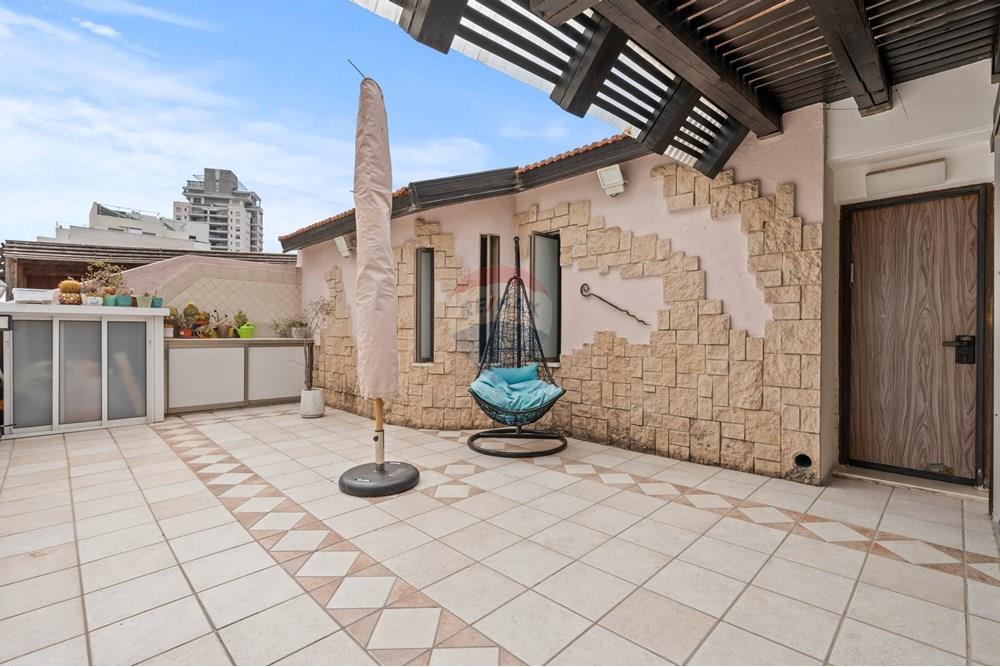 Apartment for Sale in Rishon LeZion - Image 4