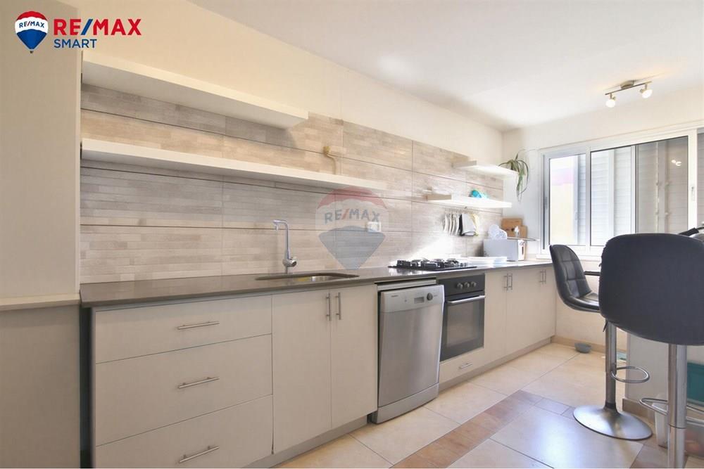 Apartment for Sale in Kiryat Yam - Image 3