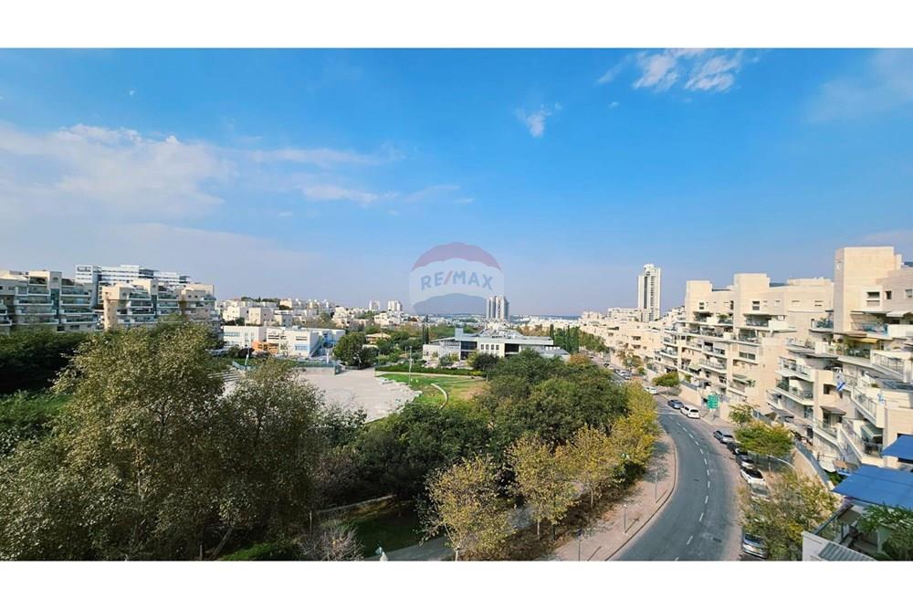 Apartment for Sale in Modi'in - Image 3
