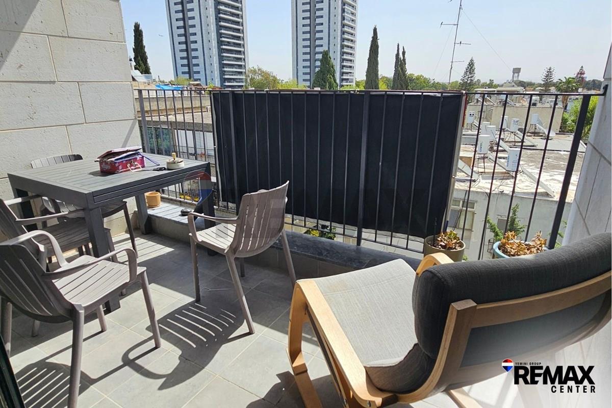 Apartment for Sale in Holon - Image 4