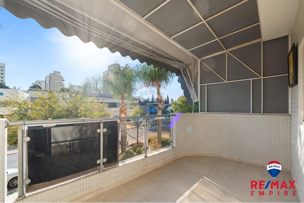 Apartment for Sale in Rishon LeZion - Image 3