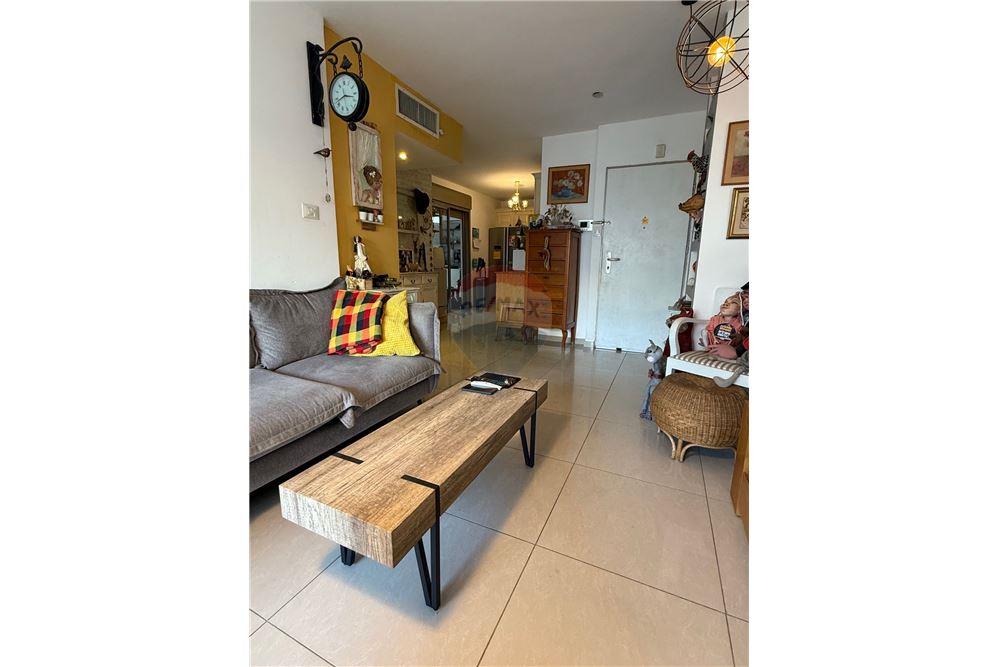 Apartment for Sale in Tel Aviv - Image 2