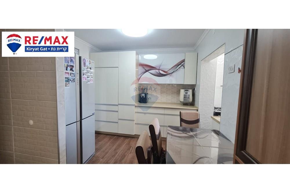 Apartment for Sale in קרית גת - Image 6
