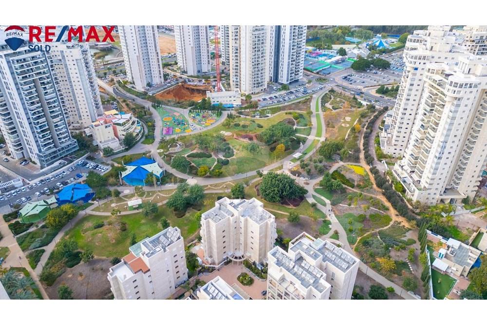 Apartment for Sale in Petah Tikva - Image 2