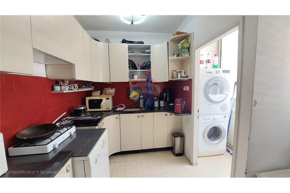Apartment for Sale in Tel Aviv - Image 4