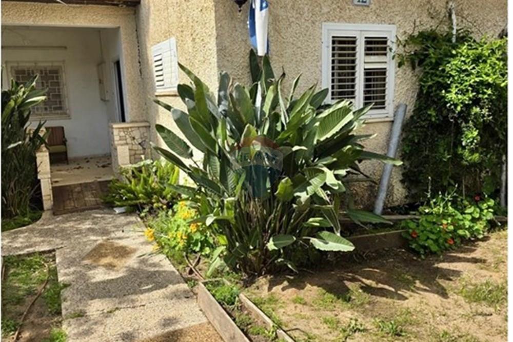 Apartment for Sale in Rehovot - Image 3