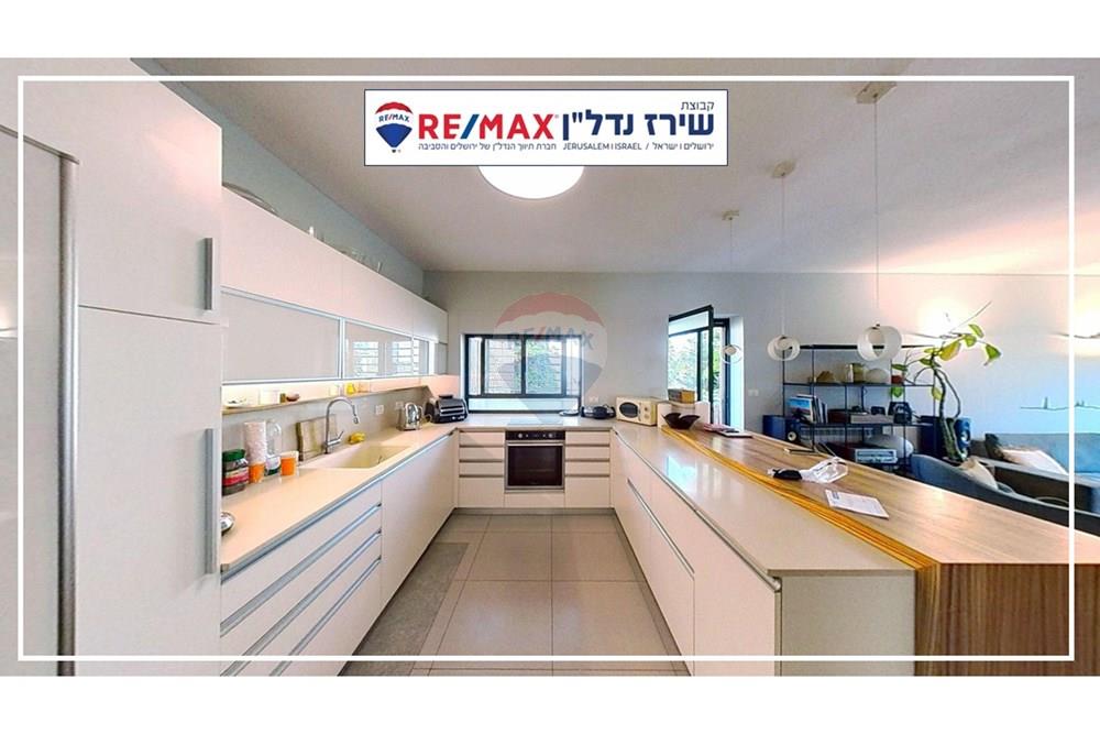 Apartment for Sale in Jerusalem - Image 6