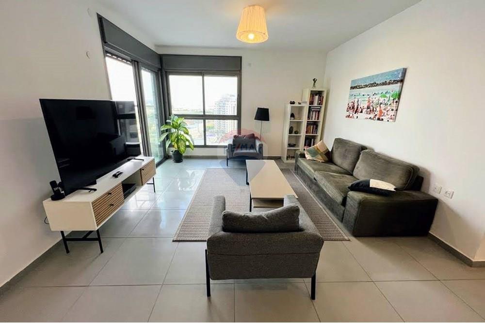 Apartment for Sale in Hod HaSharon - Image 2