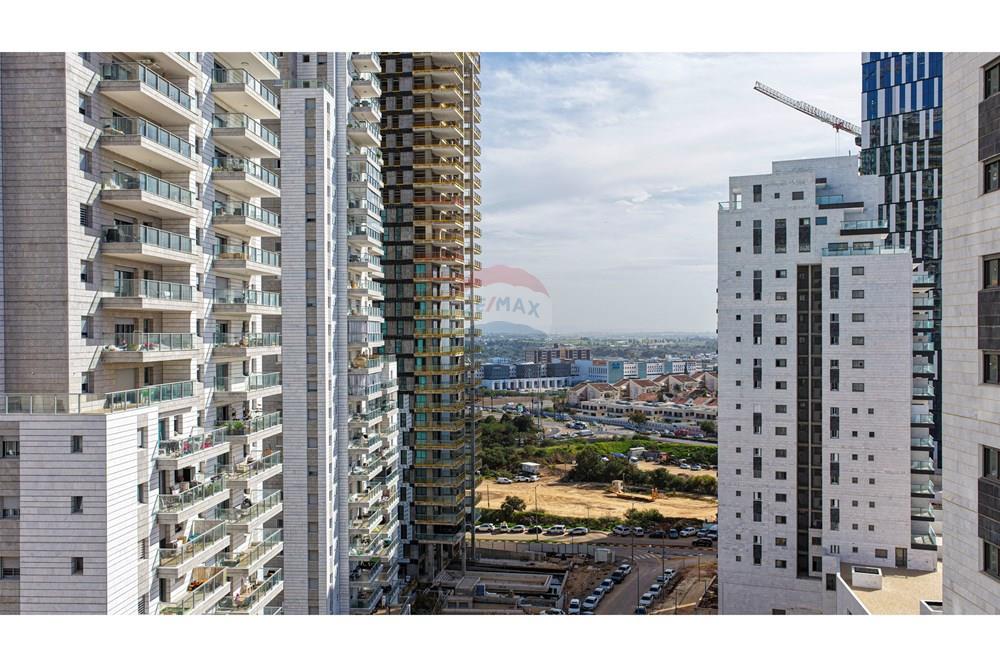 Apartment for Sale in Netanya - Image 1