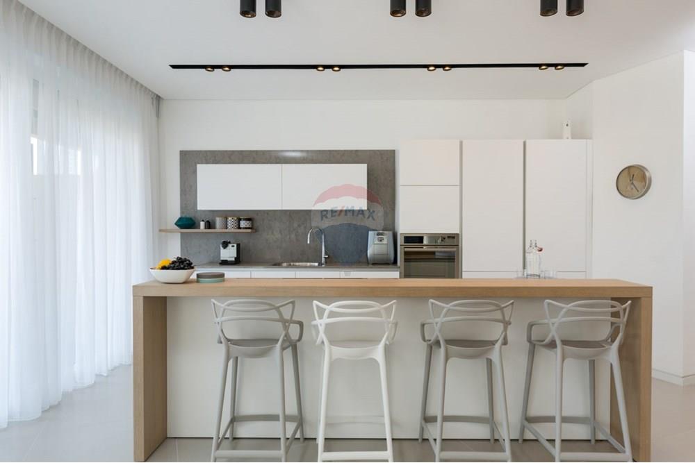 Apartment for Sale in Netanya - Image 4