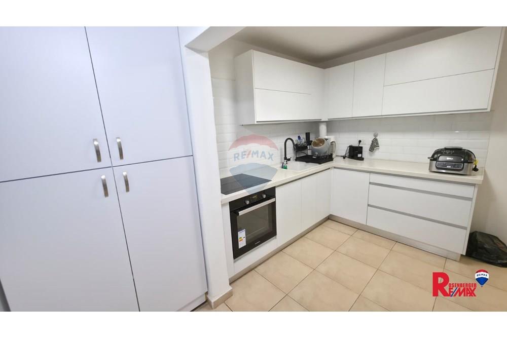 Apartment for Sale in Holon - Image 5