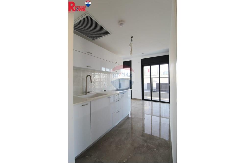 Apartment for Sale in Holon - Image 7