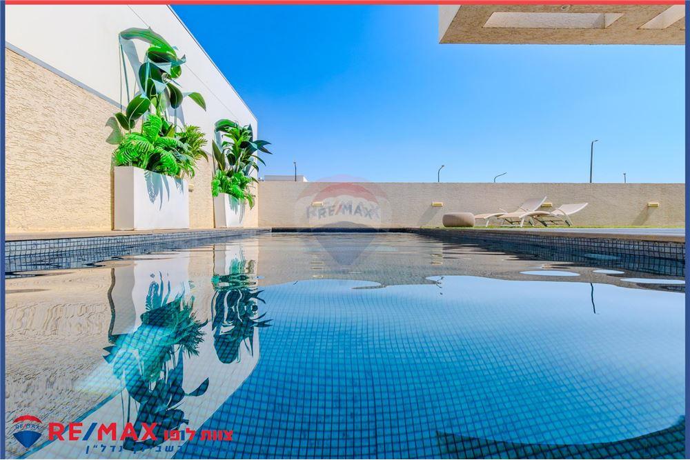 Apartment for Sale in אומן - Image 6