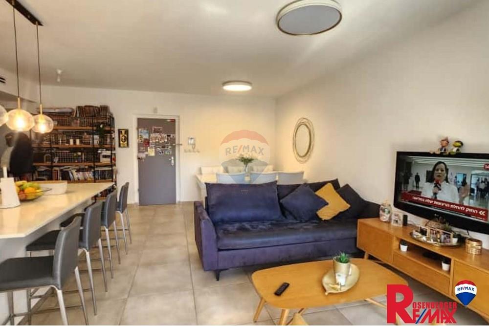 Apartment for Sale in Rishon LeZion - Image 1