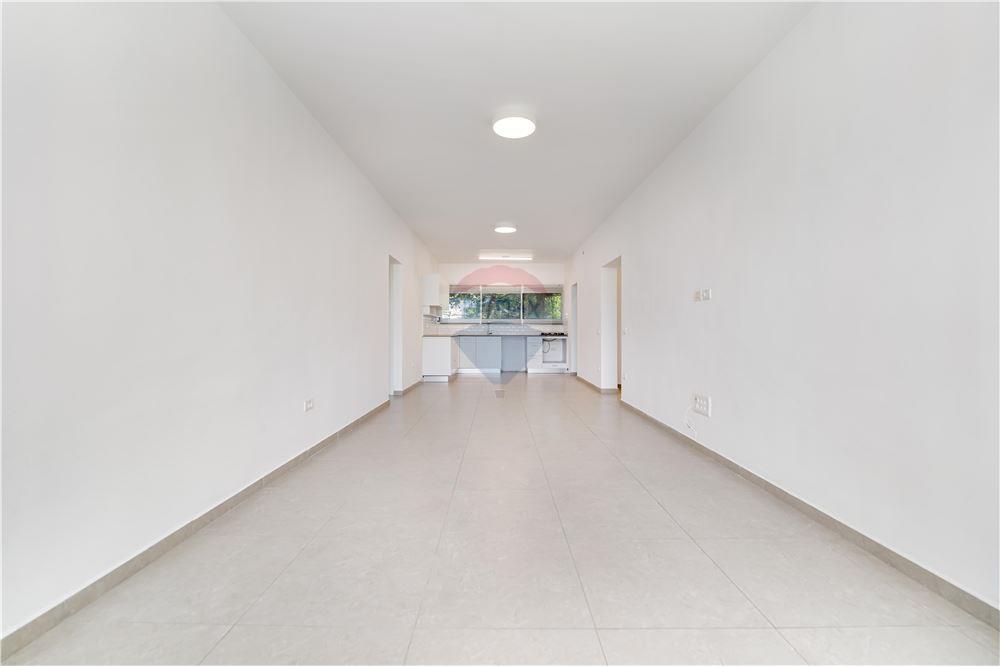 Apartment for Sale in קרית אונו - Image 4