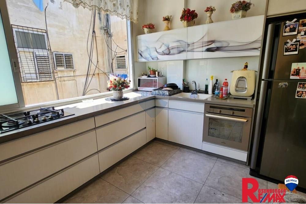 Apartment for Sale in Holon - Image 4