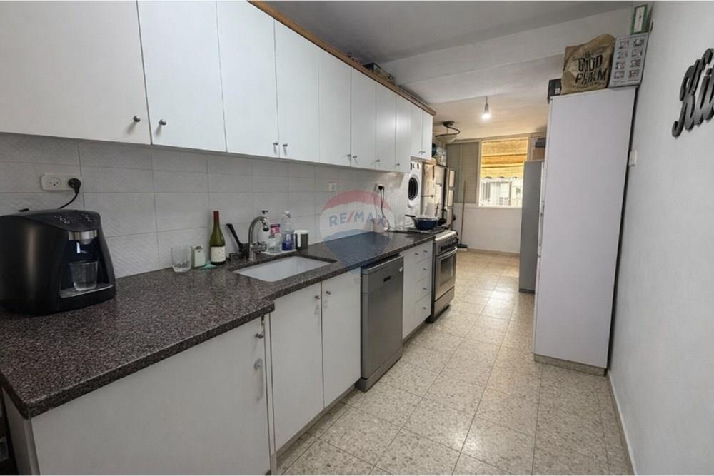 Apartment for Sale in Tel Aviv - Image 2
