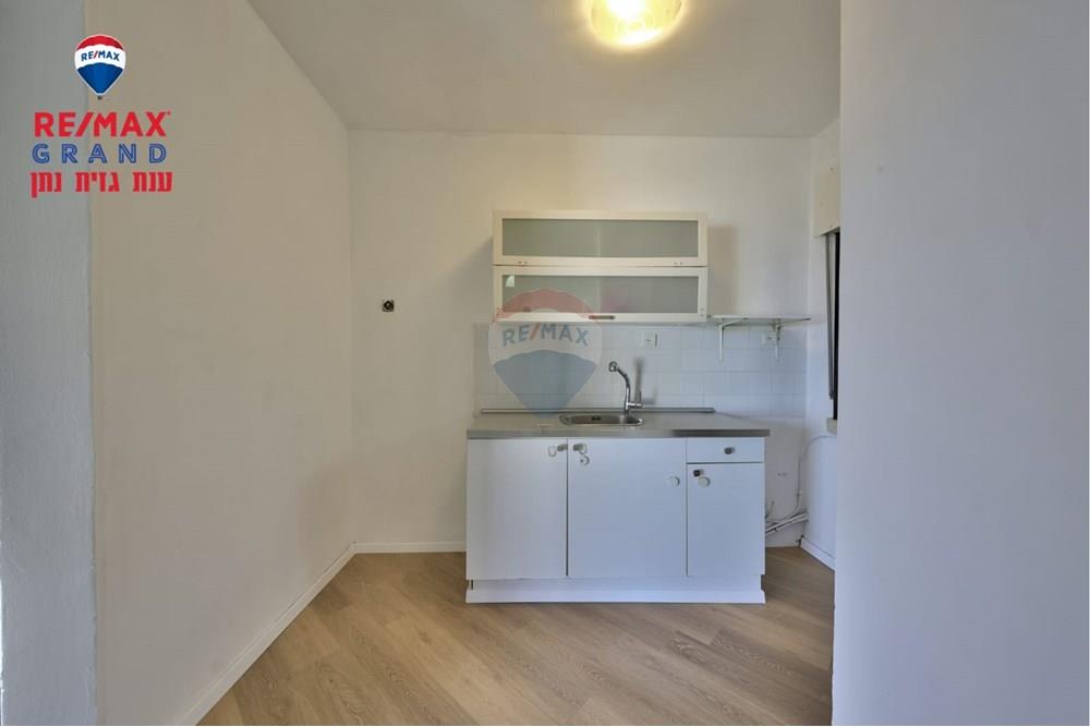 Apartment for Sale in Haifa - Image 3