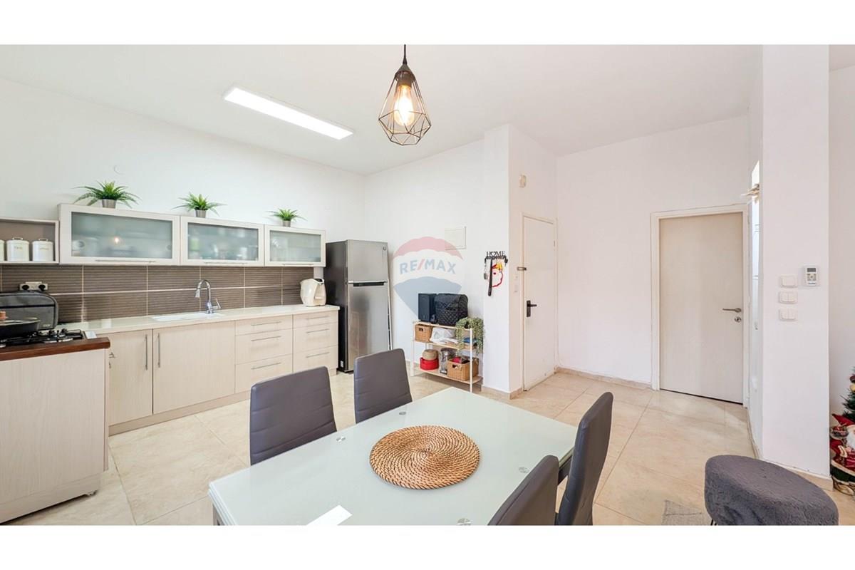 Apartment for Sale in קרית מוצקין - Image 2