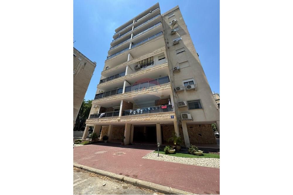 Apartment for Sale in קרית ביאליק - Image 1
