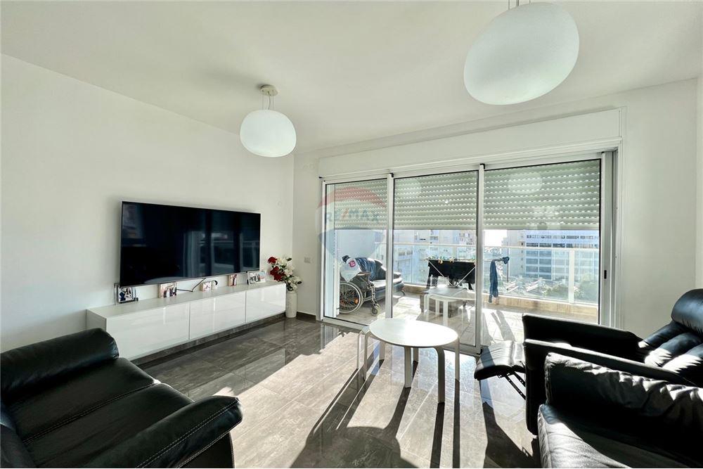 Apartment for Sale in Netanya - Image 1