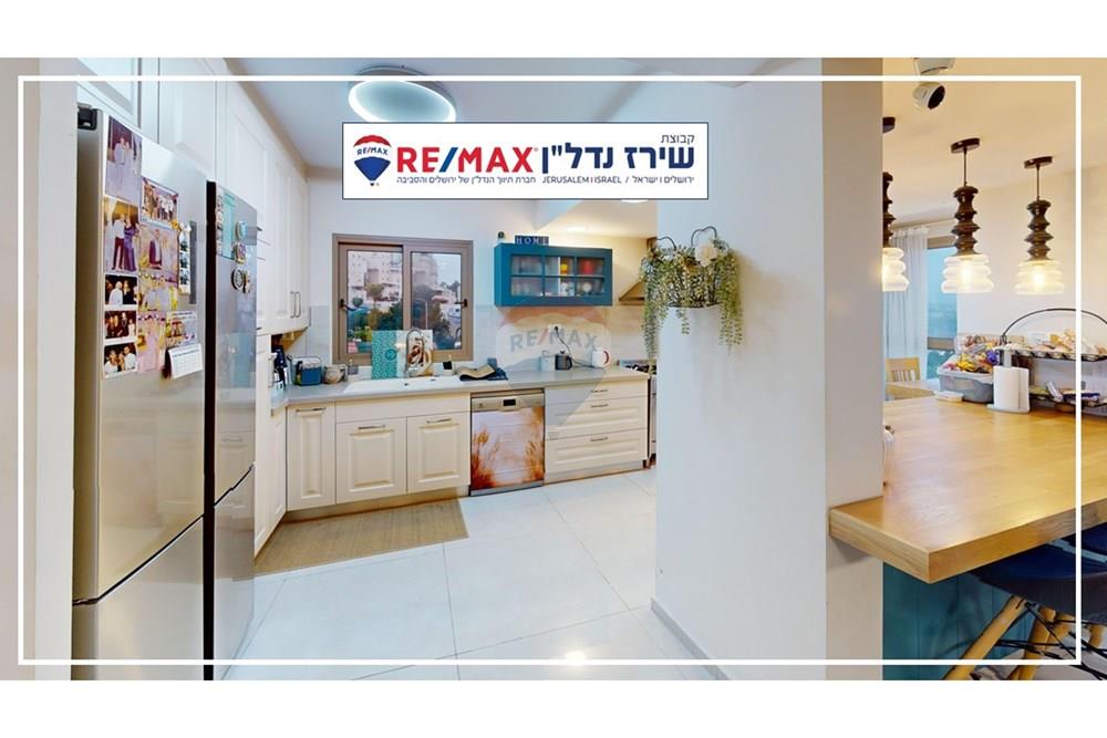 Apartment for Sale in Ma'ale Adumim - Image 7