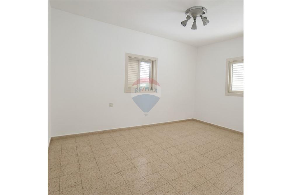 Apartment for Sale in Tel Aviv - Image 6