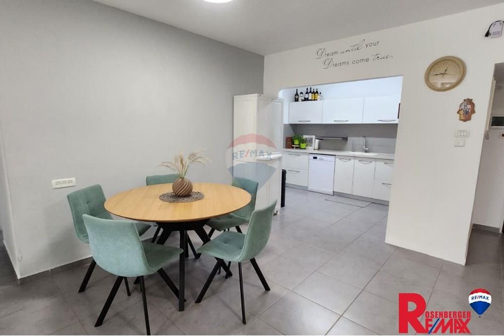 Apartment for Sale in Rishon LeZion - Image 4
