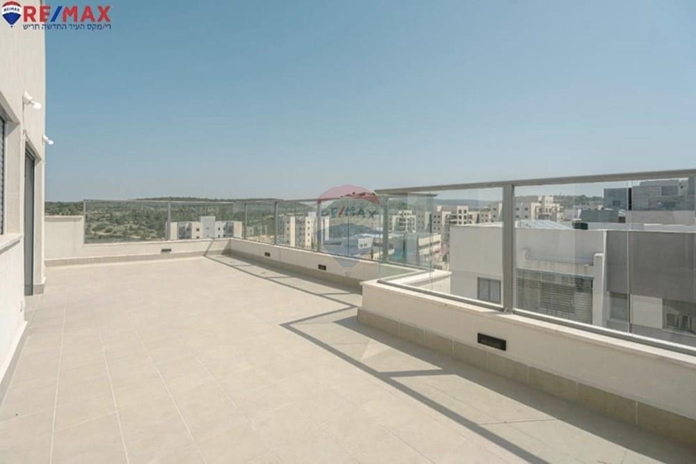 Apartment for Sale in חריש - Image 3