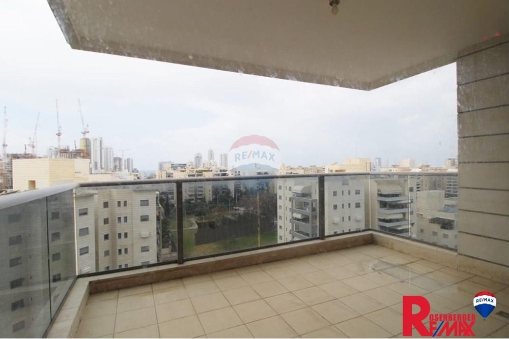 Apartment for Sale in Bat Yam - Image 4