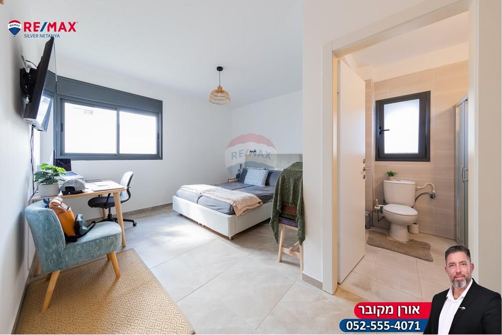 Apartment for Sale in פרדסיה - Image 2