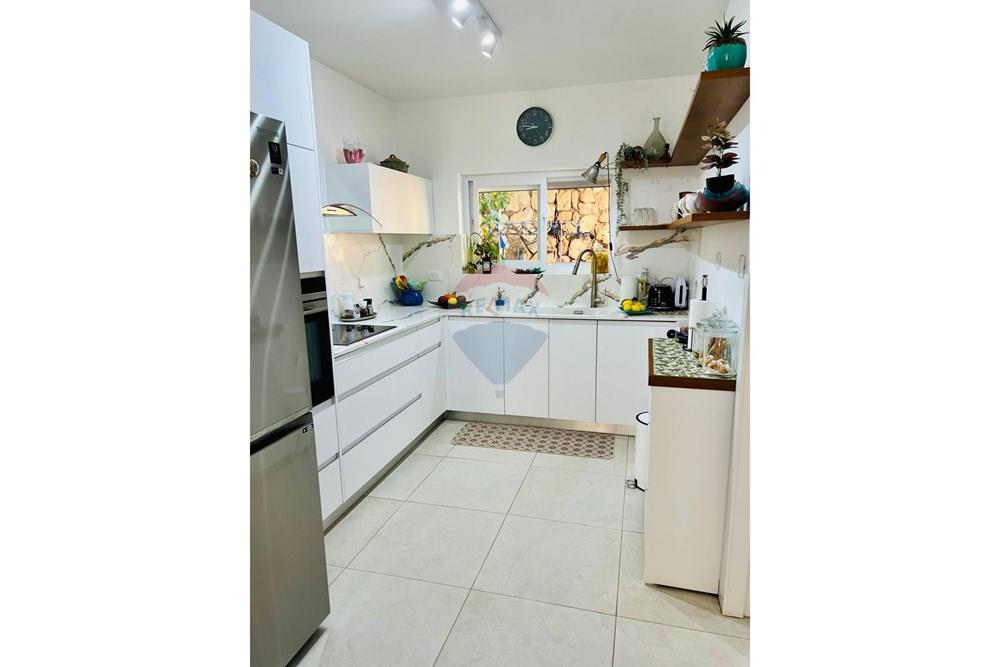 Apartment for Sale in Karmiel - Image 4