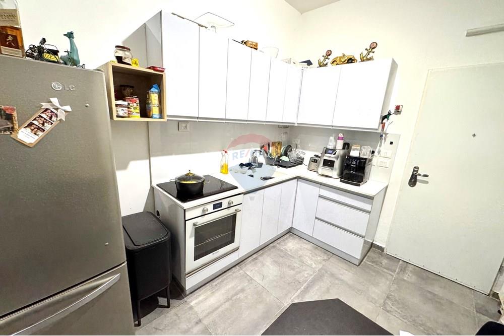 Apartment for Sale in Tel Aviv - Image 6