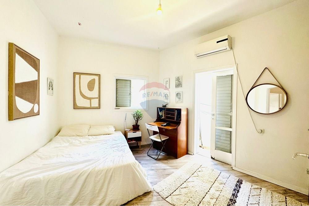 Apartment for Sale in Tel Aviv - Image 5