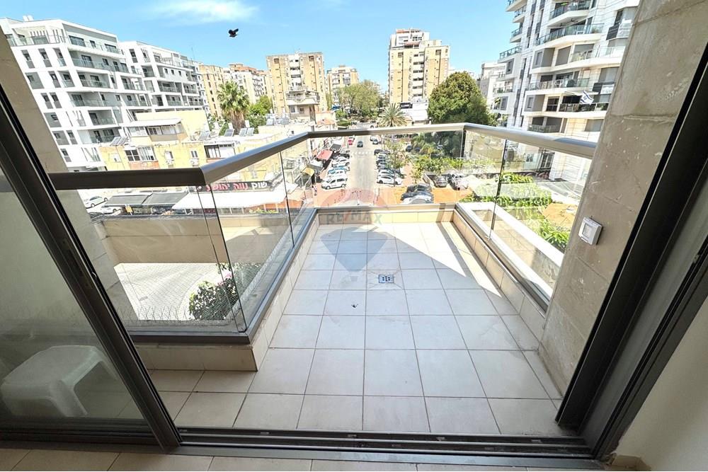 Apartment for Sale in Ramat Gan - Image 3