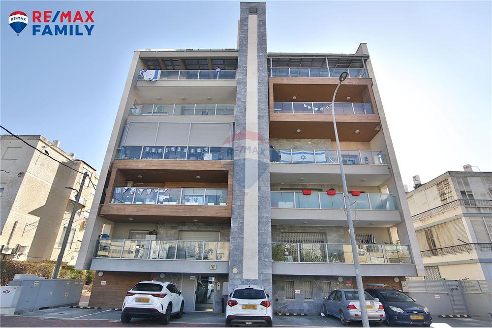 Apartment for Sale in קרית מוצקין - Image 7