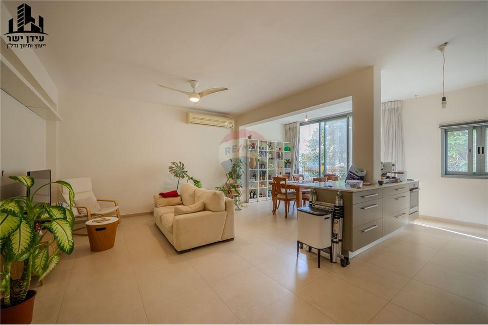 Apartment for Sale in Tel Aviv - Image 1