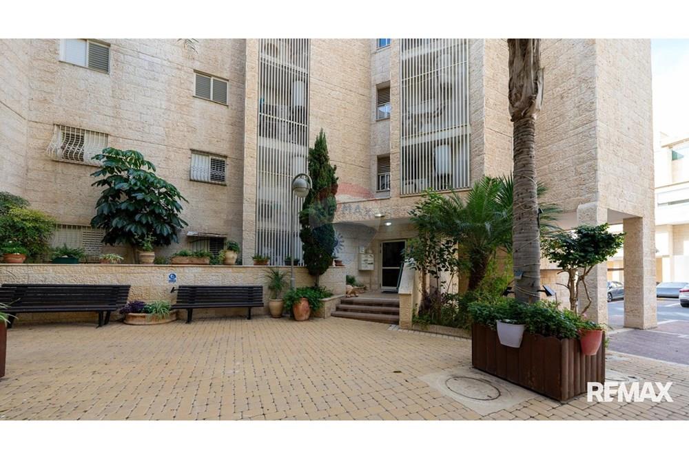 Apartment for Sale in Beer Sheva - Image 1